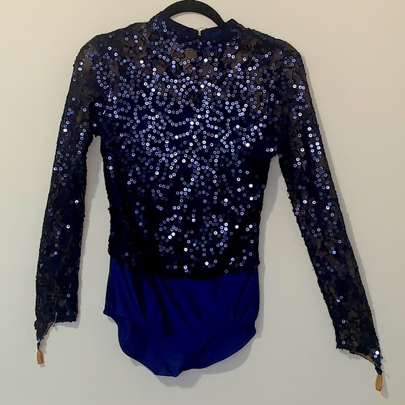 Top - Picture 1 of 4